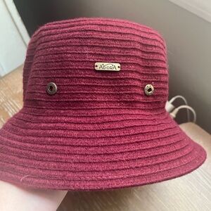 ADORA burgundy  Bucket Hat with Textured Fabric